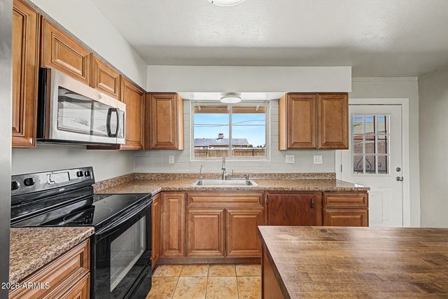 8702 E EDGEWOOD Avenue, Mesa, AZ 85208