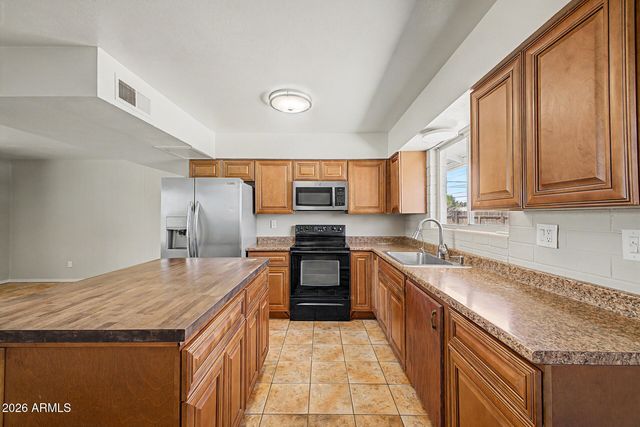 8702 E EDGEWOOD Avenue, Mesa, AZ 85208