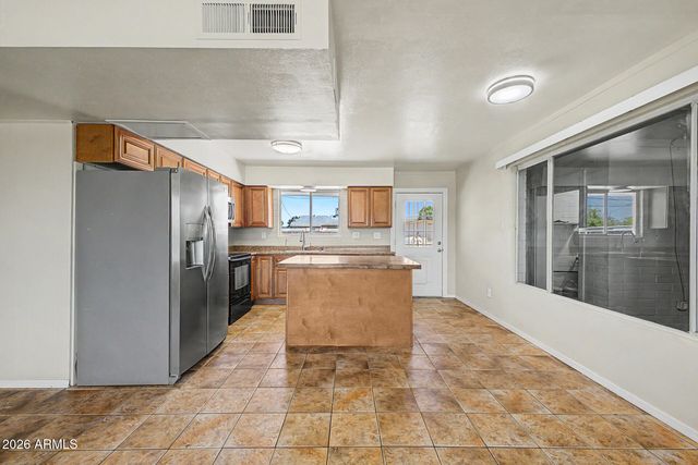 8702 E EDGEWOOD Avenue, Mesa, AZ 85208