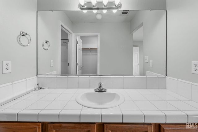 3817 Harris Road, Bakersfield, CA 93313