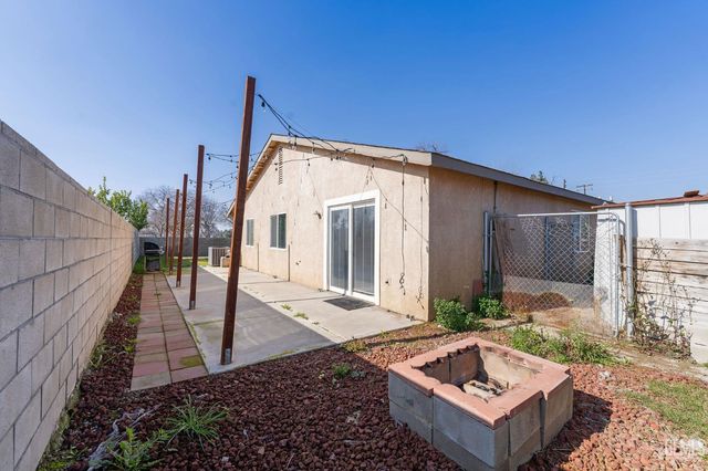 3817 Harris Road, Bakersfield, CA 93313