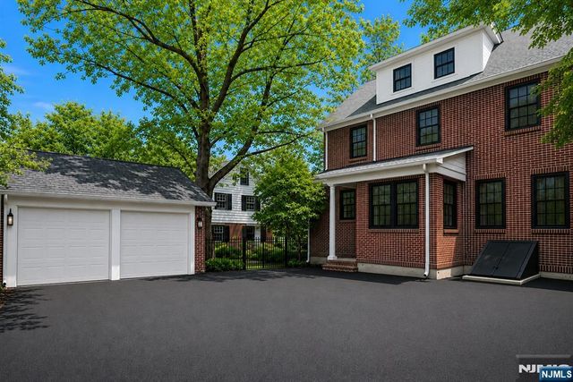 210 Spring Valley Avenue, Hackensack, NJ 07601