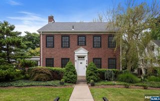 210 Spring Valley Avenue, Hackensack, NJ 07601
