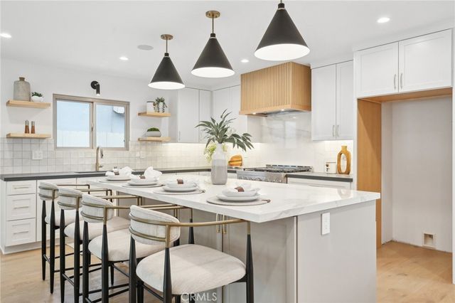 1147 Charleston, Costa Mesa, CA 92626