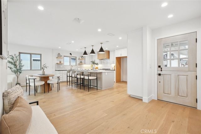 1147 Charleston, Costa Mesa, CA 92626