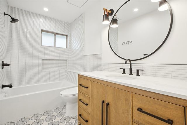 1147 Charleston, Costa Mesa, CA 92626