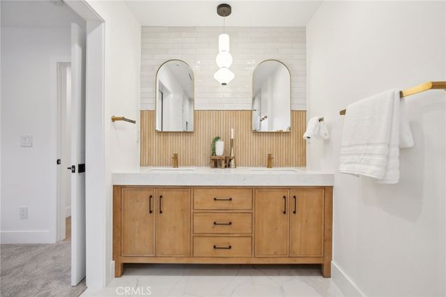 1147 Charleston, Costa Mesa, CA 92626