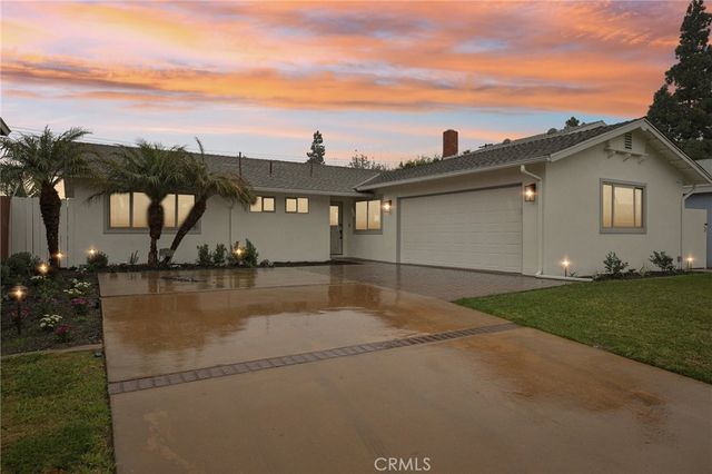 1147 Charleston, Costa Mesa, CA 92626
