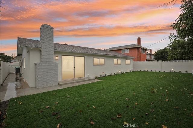 1147 Charleston, Costa Mesa, CA 92626
