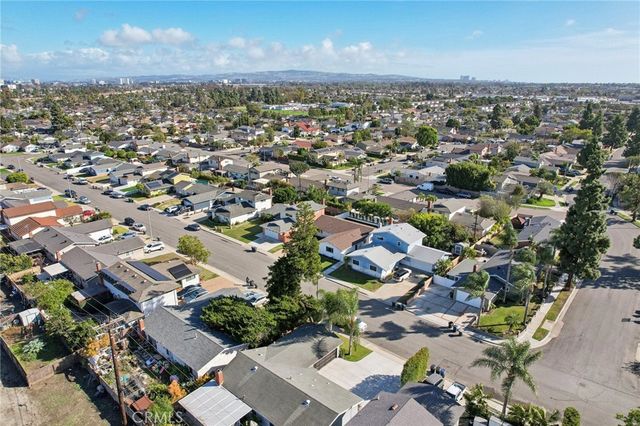 1147 Charleston, Costa Mesa, CA 92626