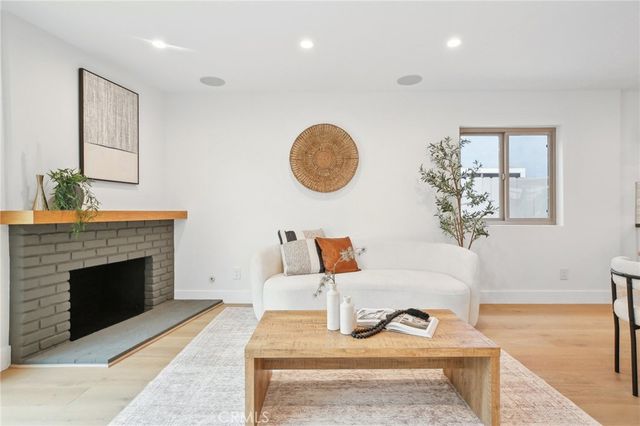 1147 Charleston, Costa Mesa, CA 92626