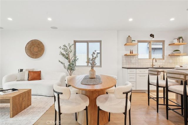 1147 Charleston, Costa Mesa, CA 92626