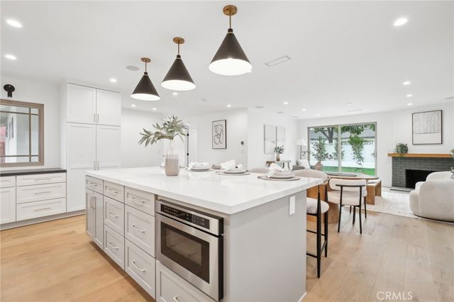 1147 Charleston, Costa Mesa, CA 92626