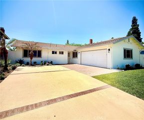 1147 Charleston, Costa Mesa, CA 92626