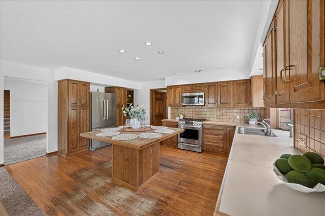 5461 Countryside Drive, Saline, MI 48176