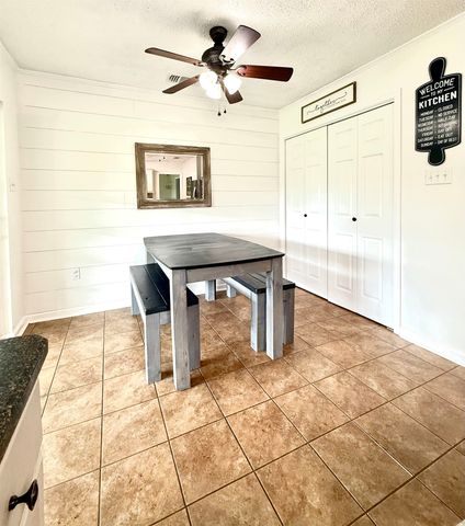 212 Aspen Dr, Houma, LA 70360