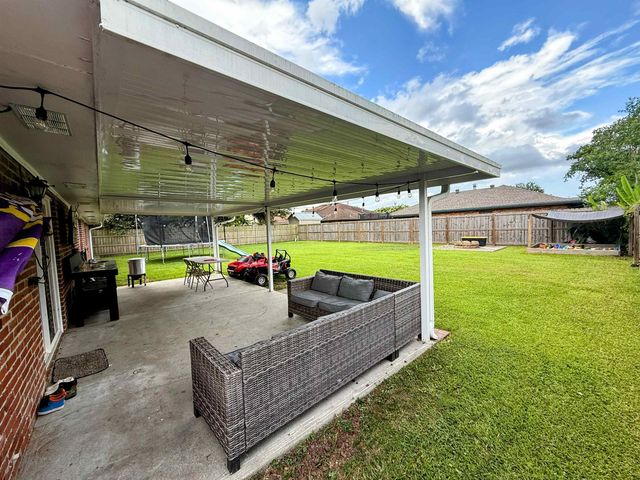 212 Aspen Dr, Houma, LA 70360