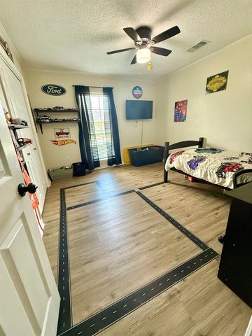 212 Aspen Dr, Houma, LA 70360