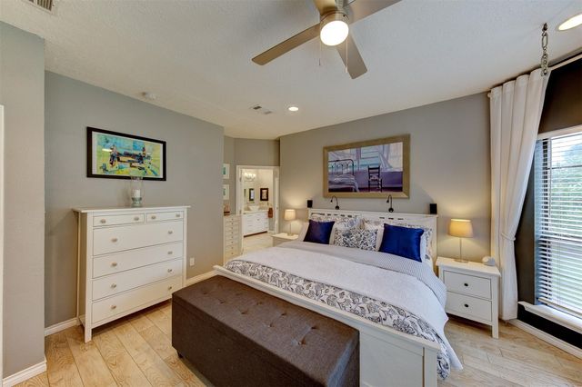 9520 El Chaco Drive, Baytown, TX 77521