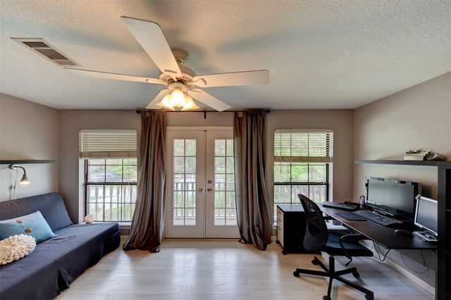 9520 El Chaco Drive, Baytown, TX 77521