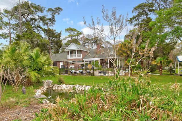 9520 El Chaco Drive, Baytown, TX 77521