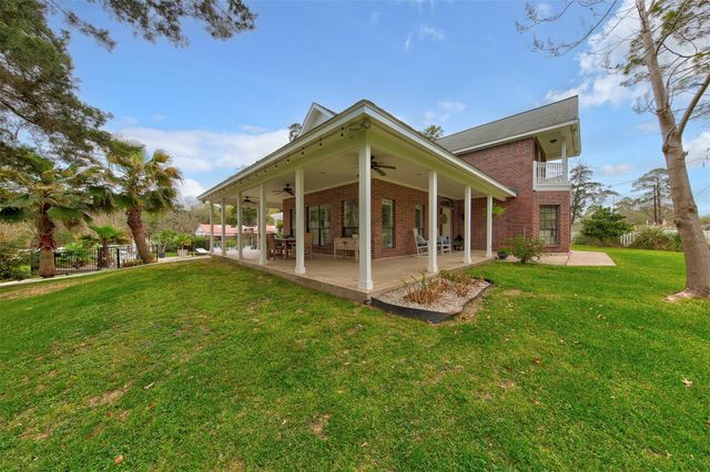 9520 El Chaco Drive, Baytown, TX 77521