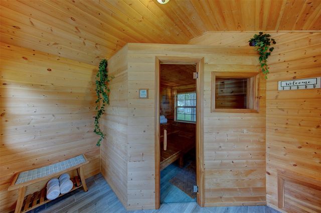 9520 El Chaco Drive, Baytown, TX 77521