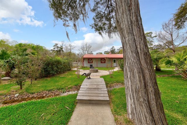 9520 El Chaco Drive, Baytown, TX 77521