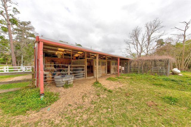 9520 El Chaco Drive, Baytown, TX 77521