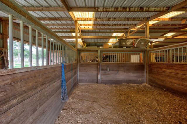 9520 El Chaco Drive, Baytown, TX 77521