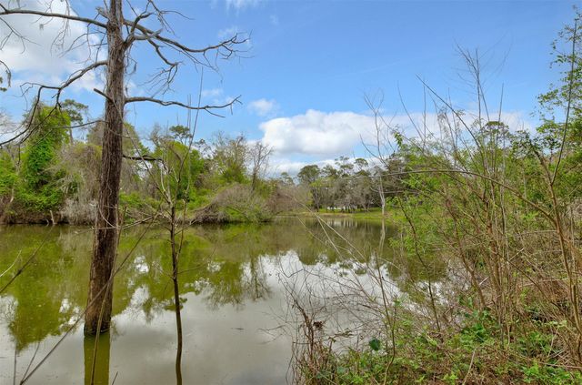 9520 El Chaco Drive, Baytown, TX 77521