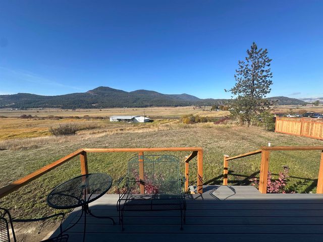 1060 S Main St, Cocolalla, WA 99114