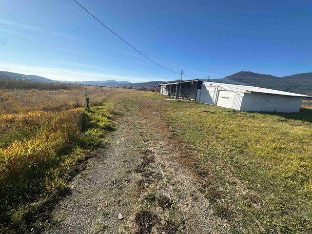 1060 S Main St, Cocolalla, WA 99114