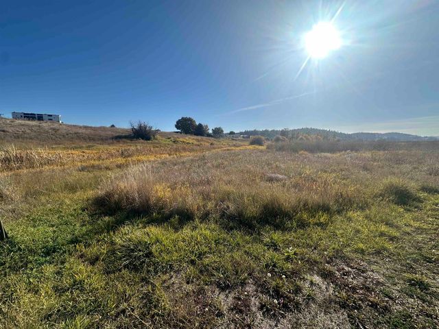 1060 S Main St, Cocolalla, WA 99114