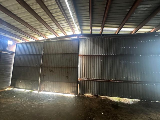 1060 S Main St, Cocolalla, WA 99114