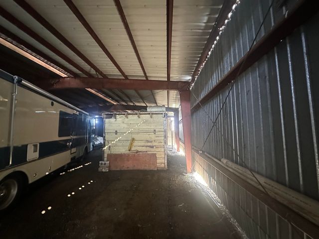 1060 S Main St, Cocolalla, WA 99114