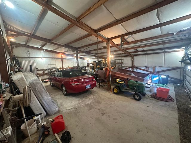 1060 S Main St, Cocolalla, WA 99114