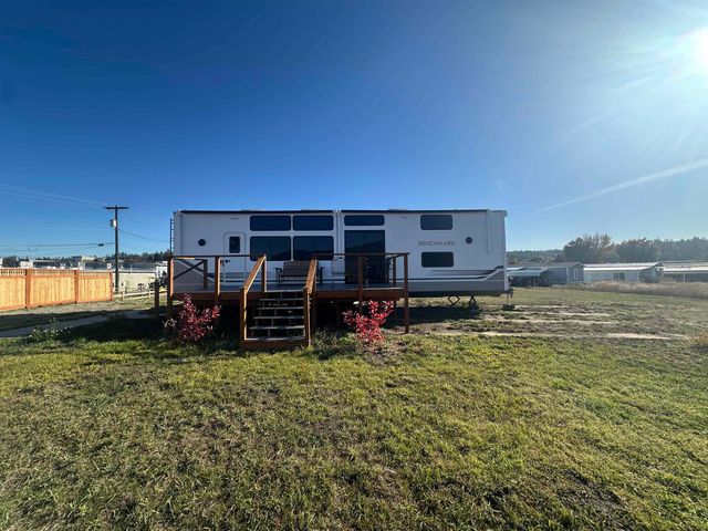 1060 S Main St, Cocolalla, WA 99114