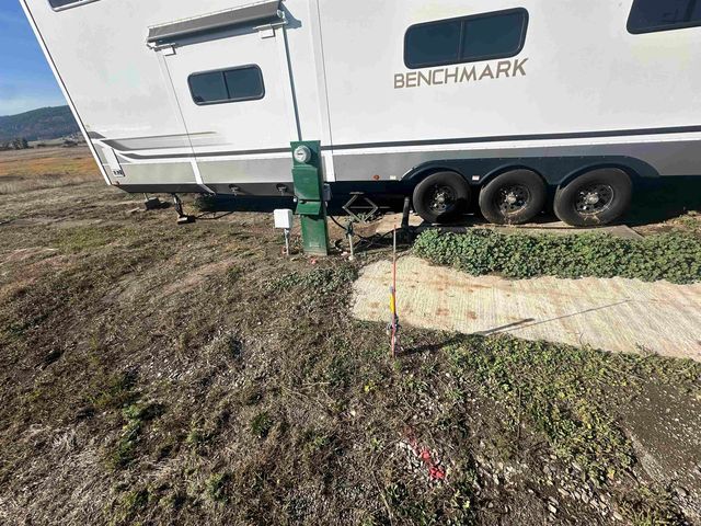 1060 S Main St, Cocolalla, WA 99114