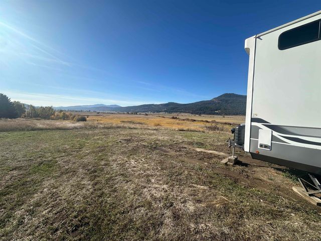 1060 S Main St, Cocolalla, WA 99114