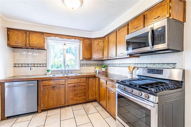 255 Peart Avenue, Irondequoit, NY 14622