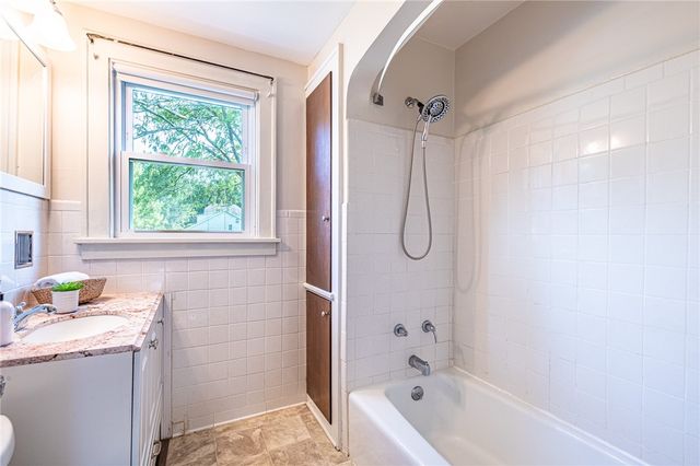 255 Peart Avenue, Irondequoit, NY 14622