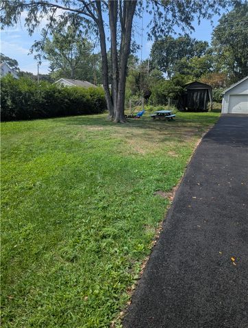 255 Peart Avenue, Irondequoit, NY 14622