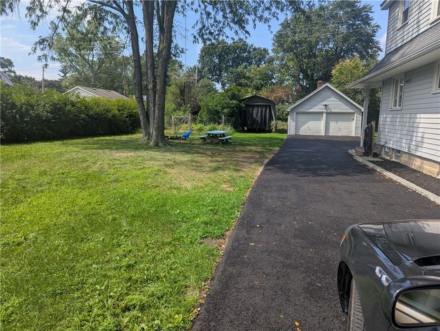 255 Peart Avenue, Irondequoit, NY 14622