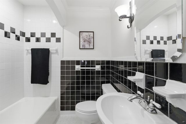 6141 Fairway Avenue, Dallas, TX 75227
