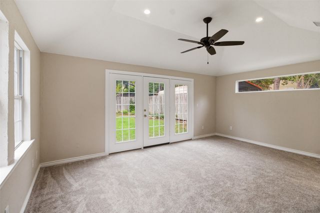 6141 Fairway Avenue, Dallas, TX 75227