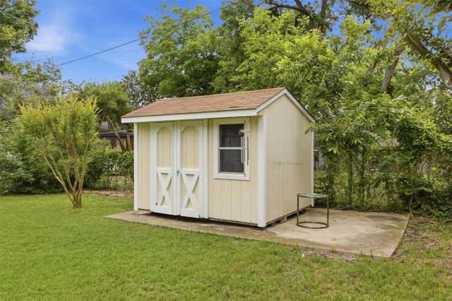 6141 Fairway Avenue, Dallas, TX 75227