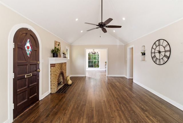 6141 Fairway Avenue, Dallas, TX 75227