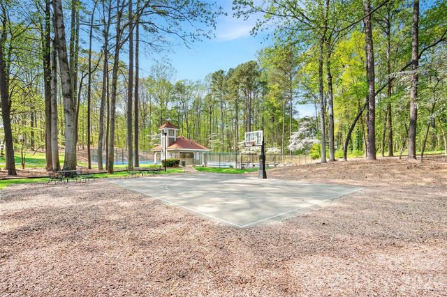 16109 N Point Road, Huntersville, NC 28078