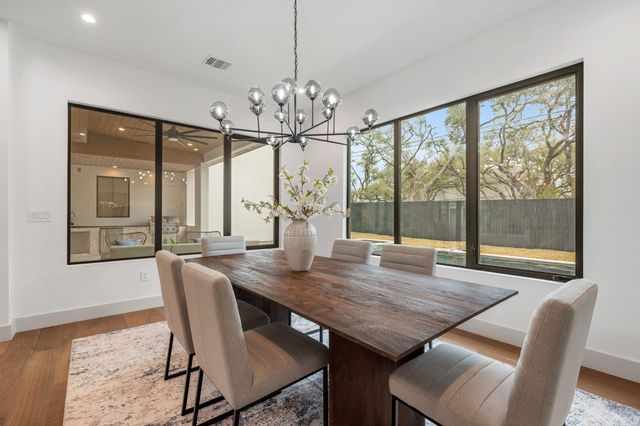 4216 Deepwoods DR, Austin, TX 78731